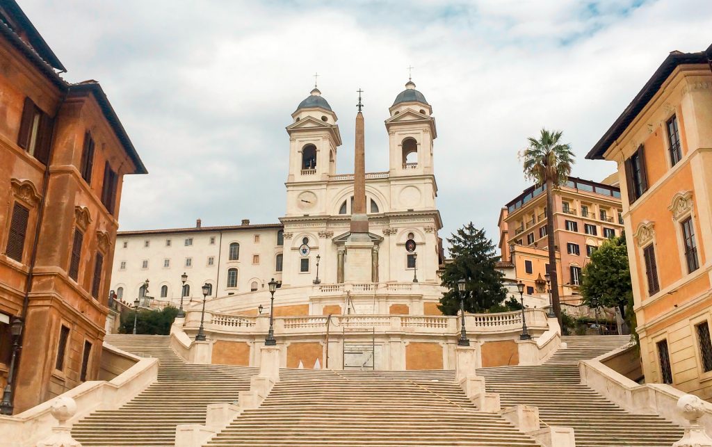 A photo of the Spanish Steps completely empty because of the restoration in 2016 during our 2 days in Rome. 