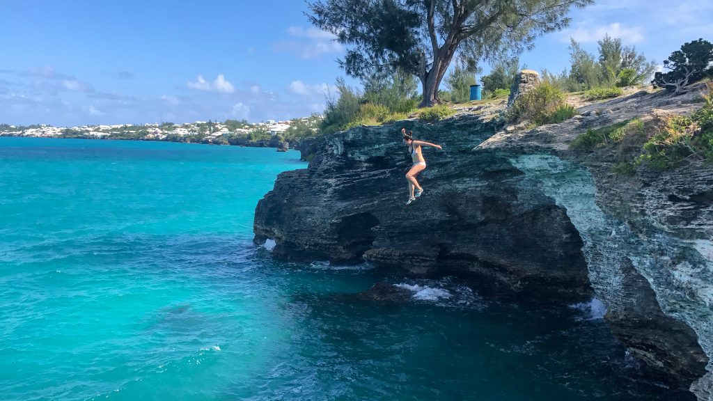 Cliff jumping into the Atlantic Ocean at Admiralty House Park in Bermuda!