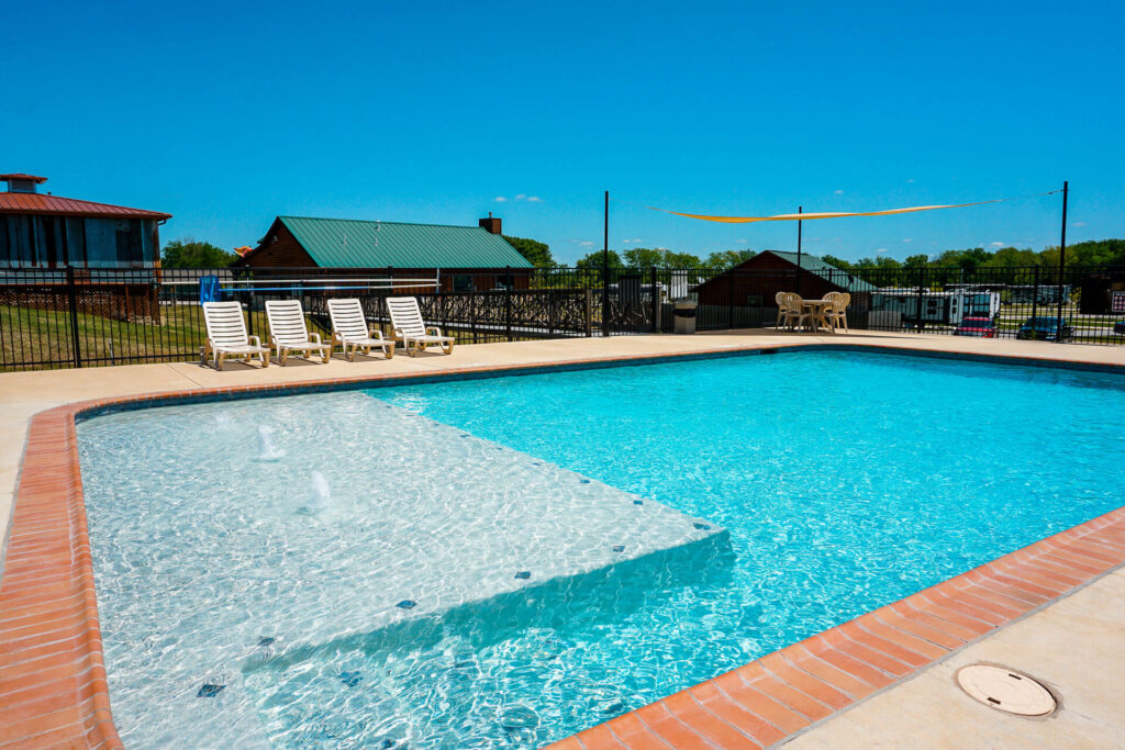 A family-friendly pool at The Silver Spur Resort in Canton, Texas.
